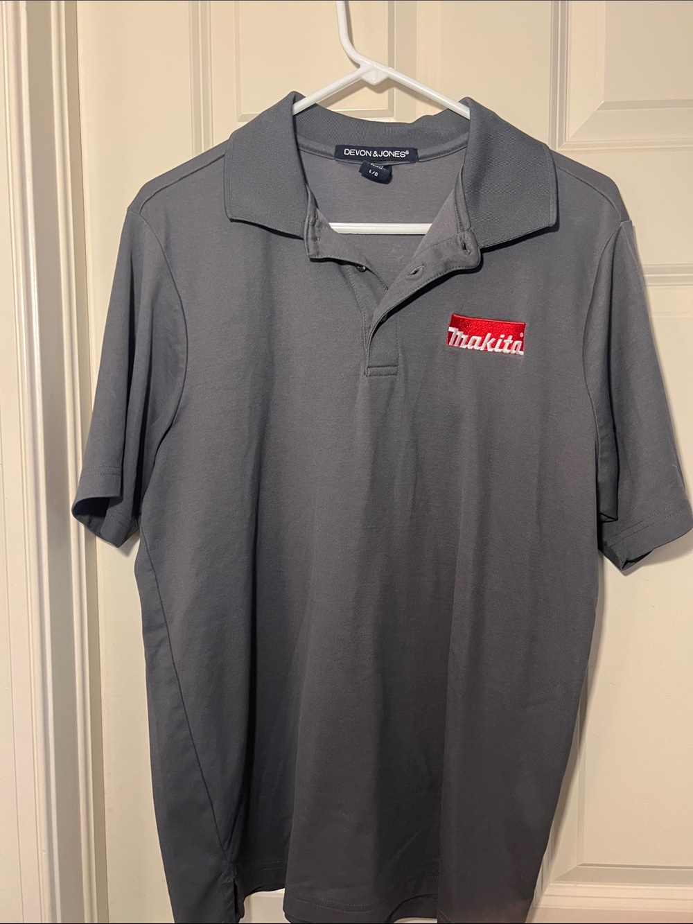 Devon & Jones Men’s Charcoal Polo with Makita Chest Patch
